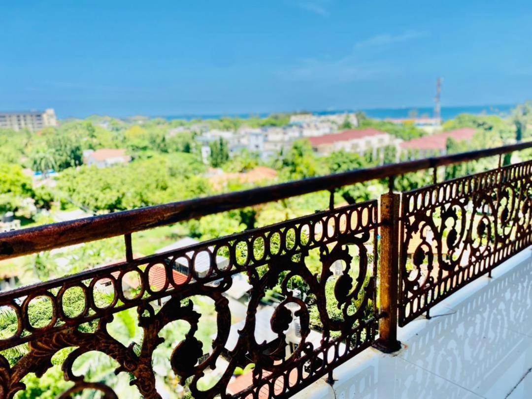 Masaki 2-Bedroom Apartment - Near The Ocean Дар ес Саалам Екстериор снимка